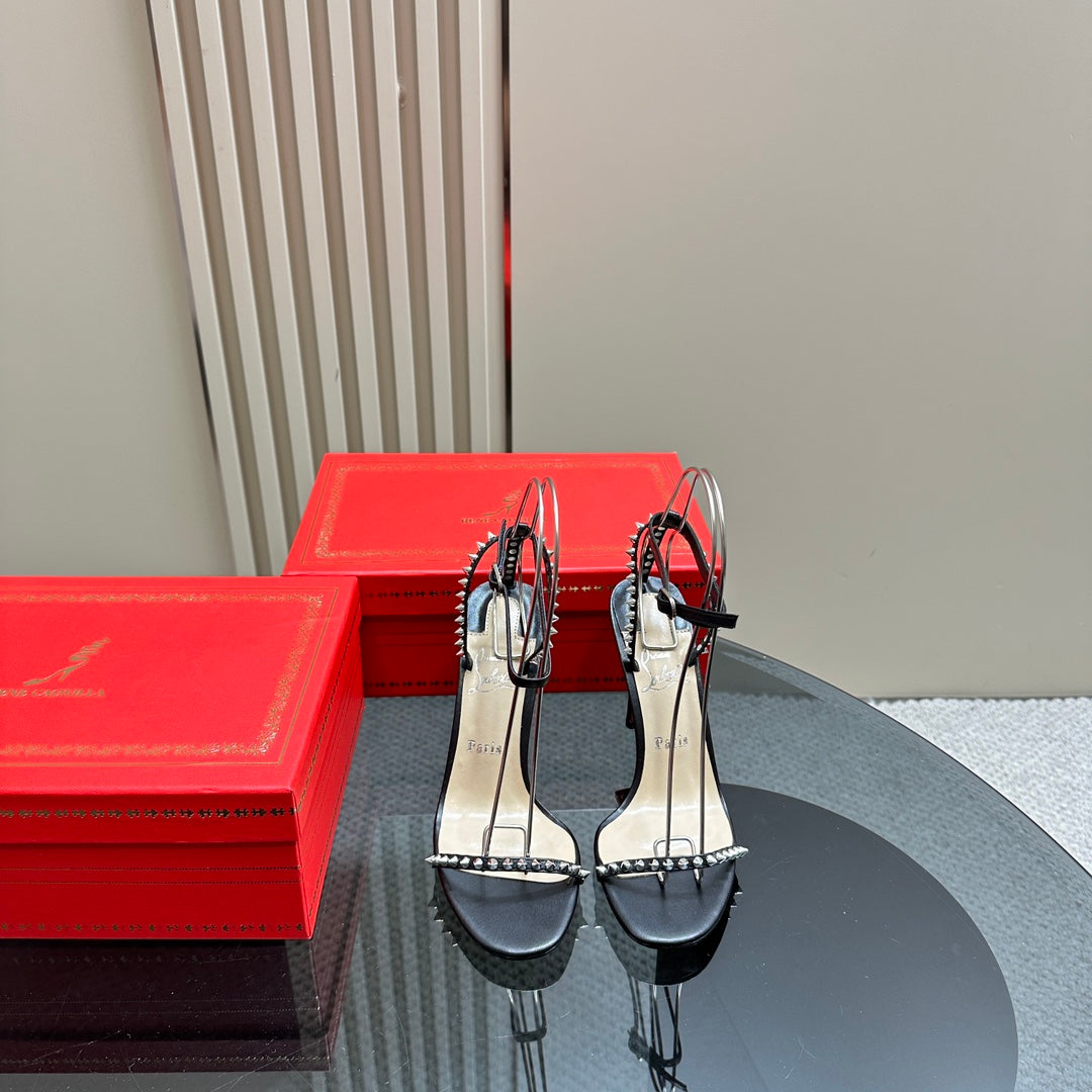 LOUBOUTIN So Me