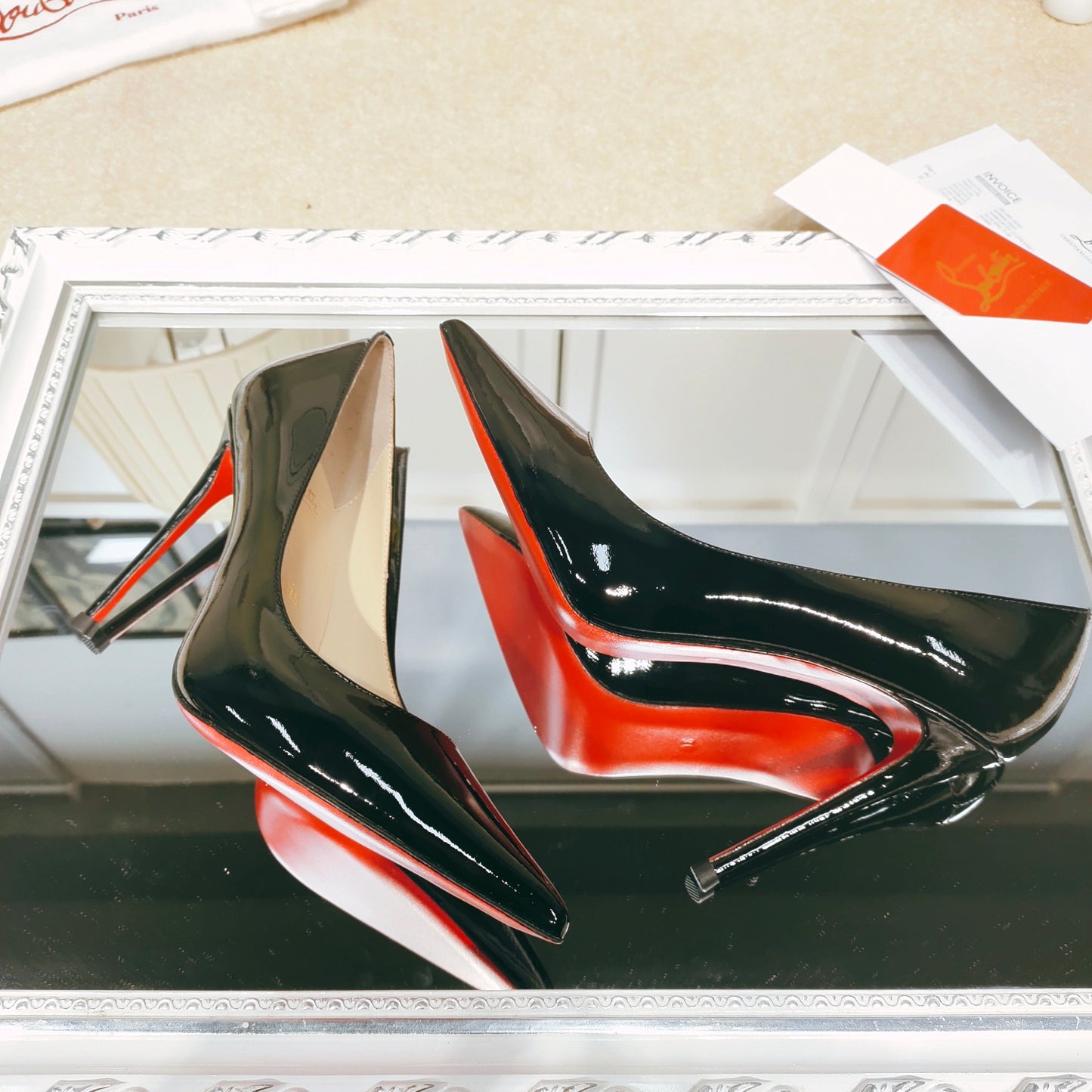 LOUBOUTIN Kate