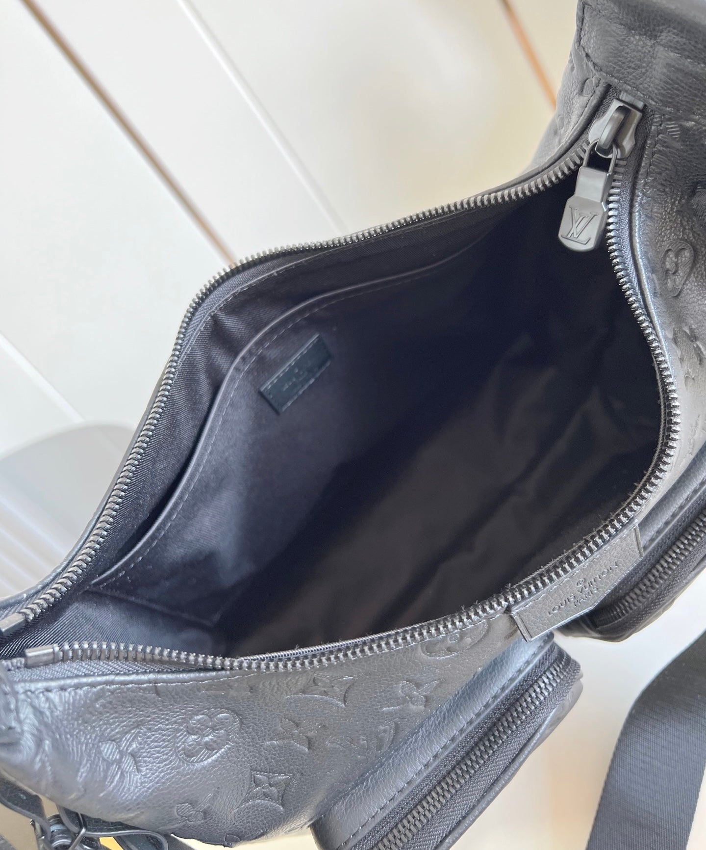 Louis Vuitton Hobo Cargo