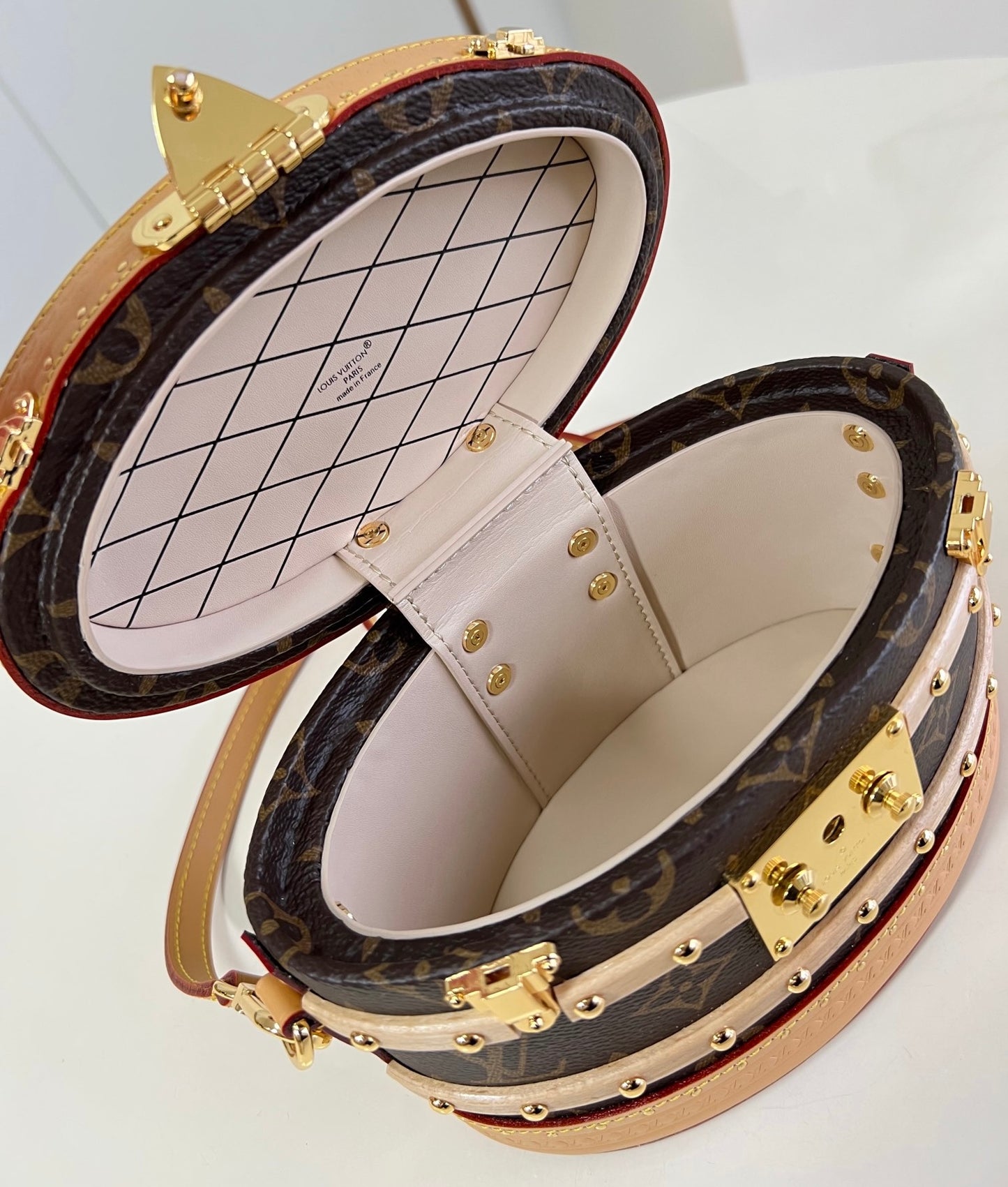 Louis Vuitton Ellis Monogram