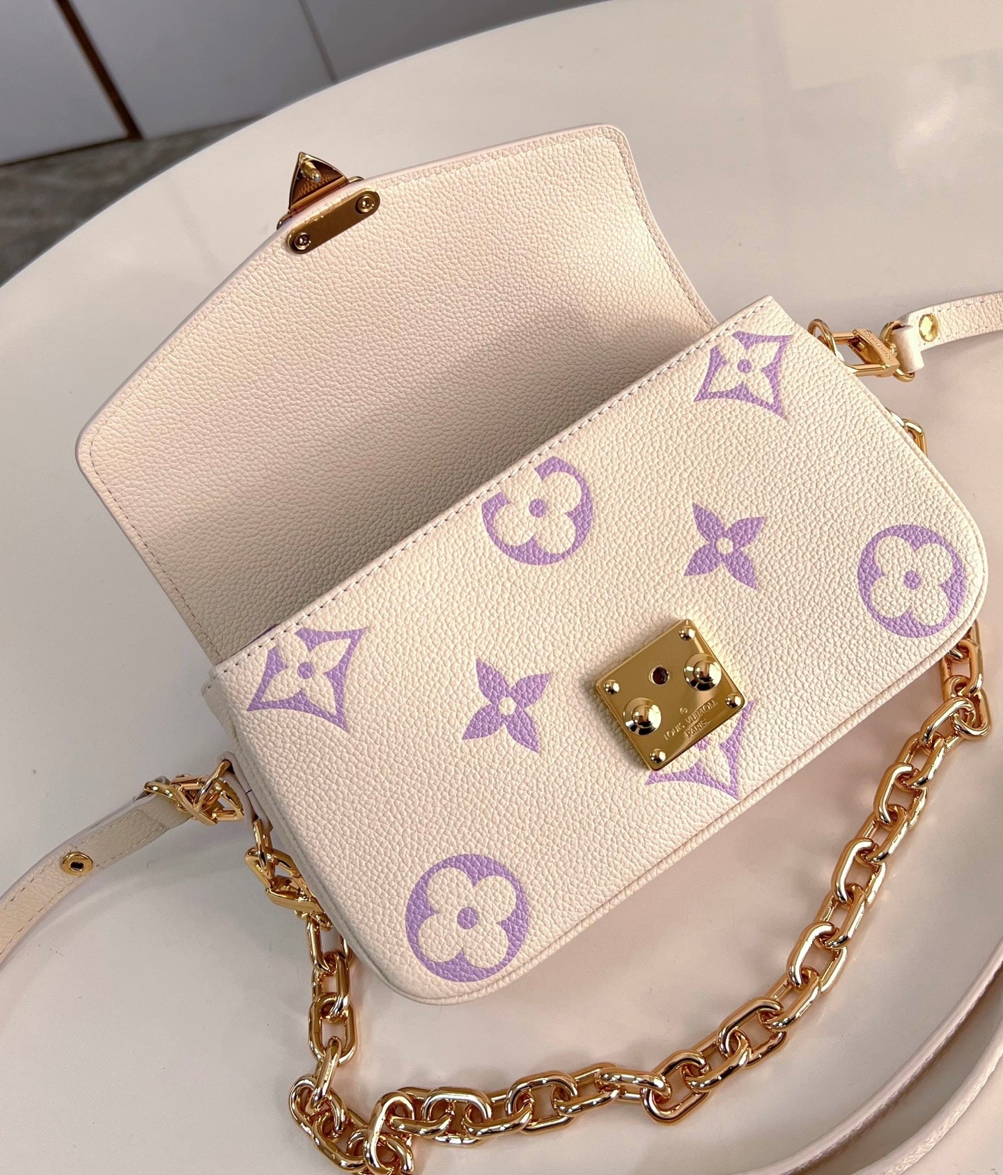 Louis Vuitton Metis