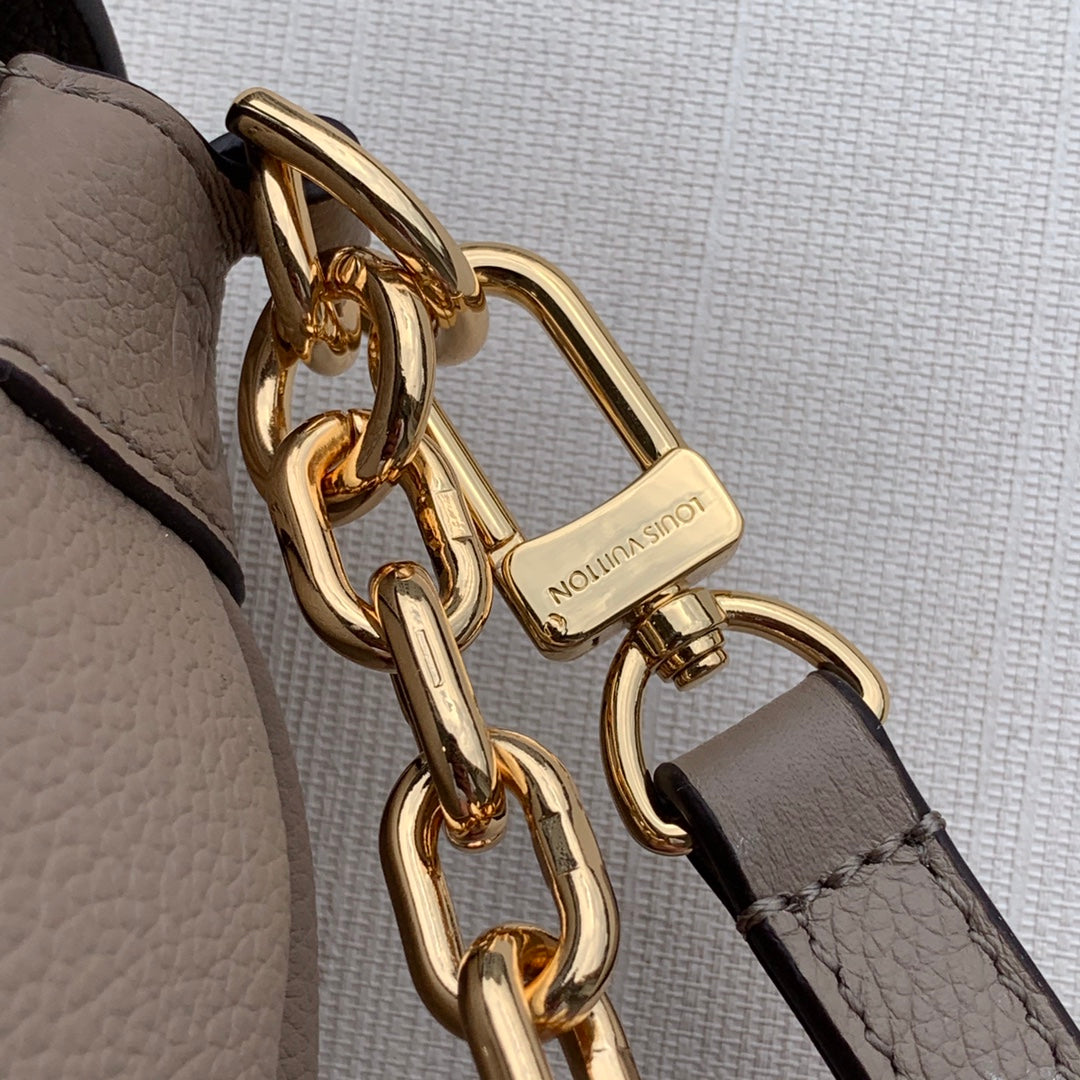 Louis Vuitton Favorite