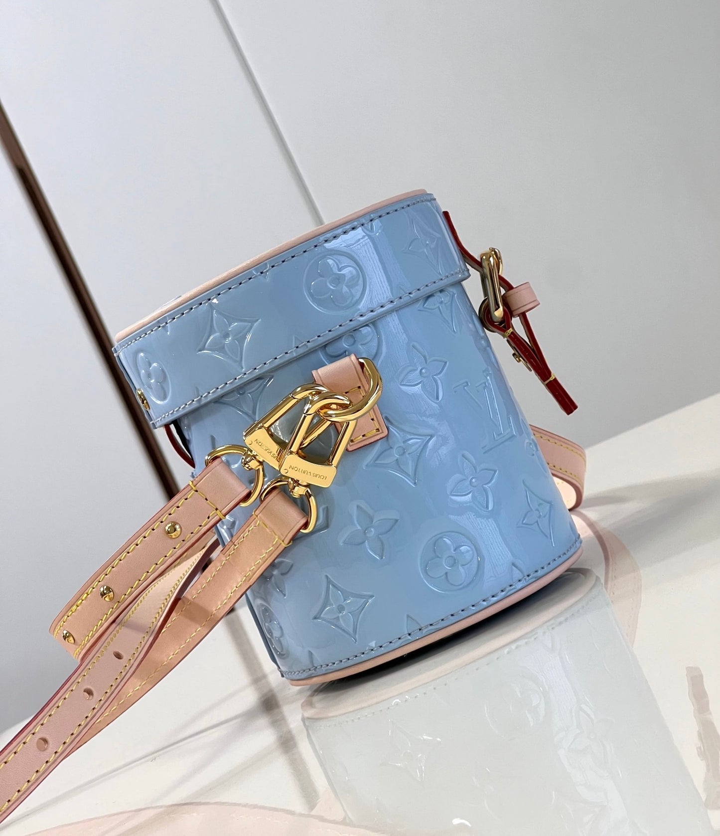 Louis Vuitton Aston Place Vernis