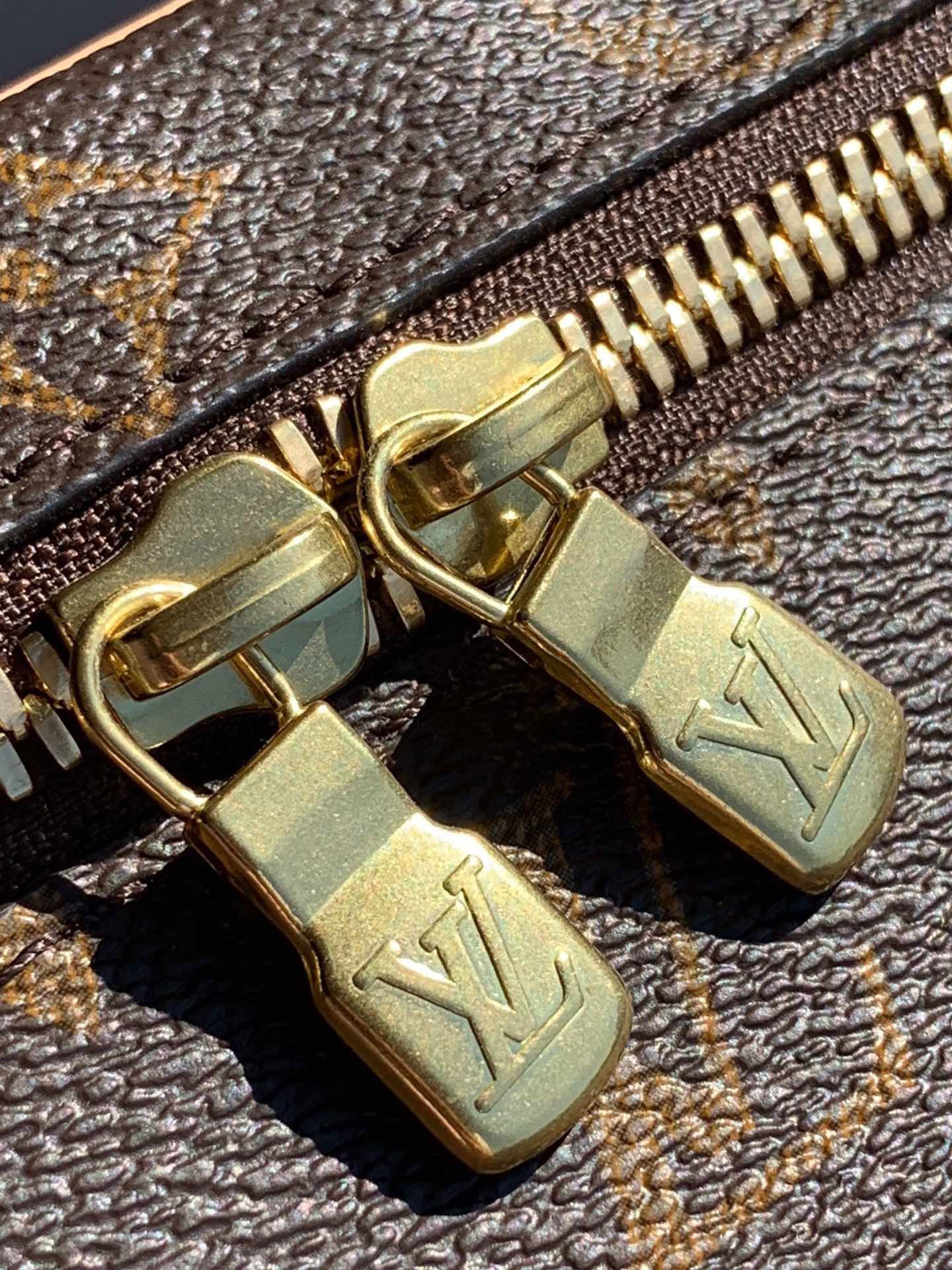 Louis Vuitton Beauty case Nice