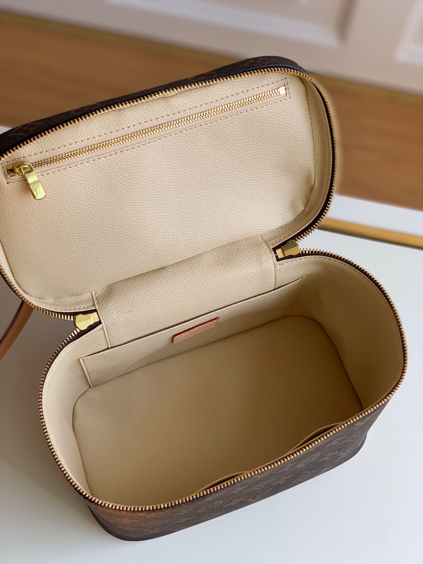 Louis Vuitton Beauty case Nice