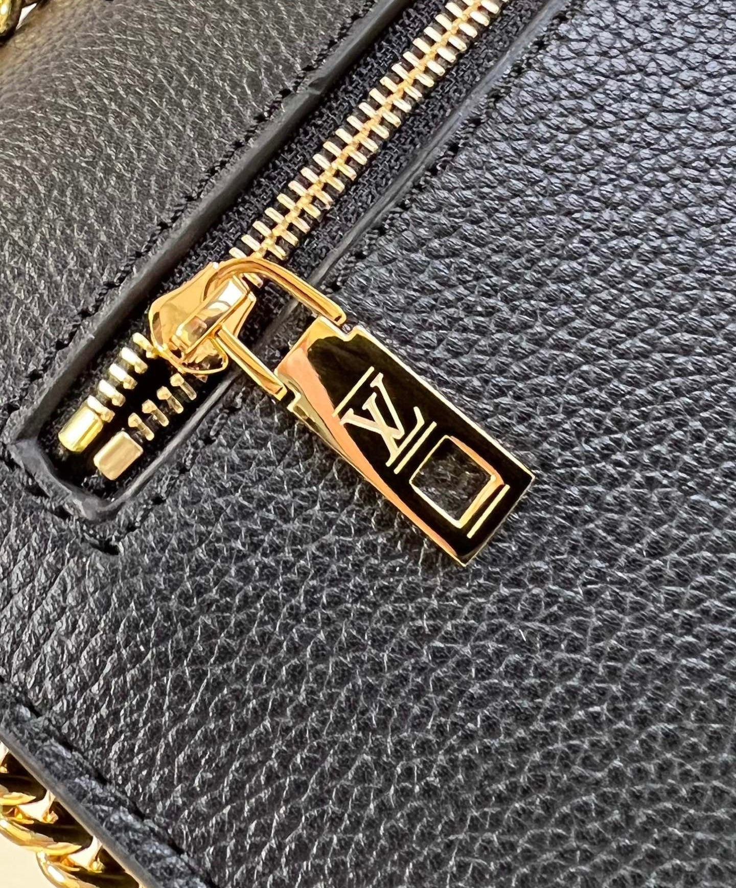 Louis Vuitton MyLockMe Chain