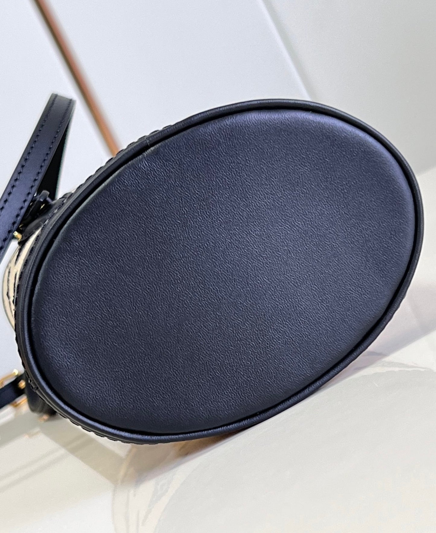 Louis Vuitton nano Bucket