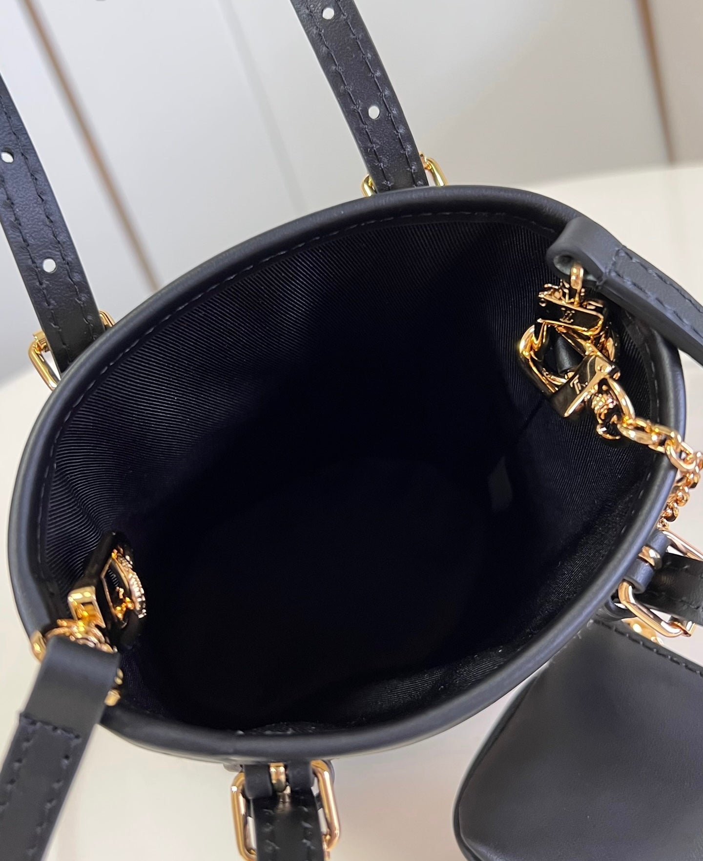 Louis Vuitton nano Bucket