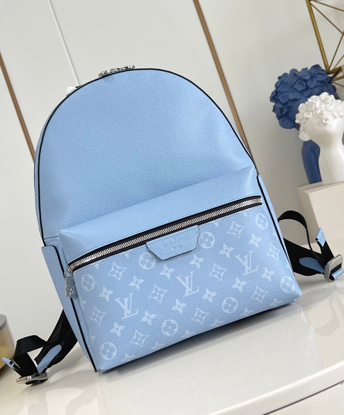 Louis Vuitton Discovery PM