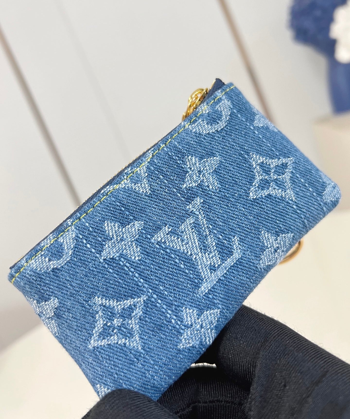 Louis Vuitton x TM Pochette con catenella