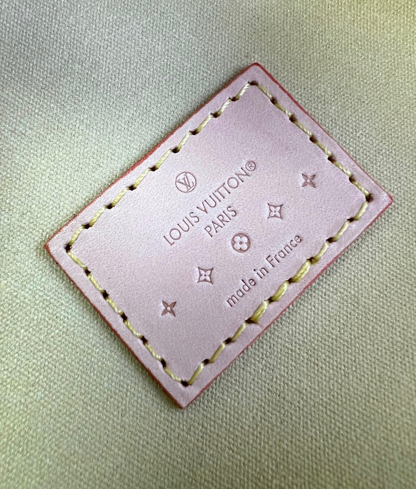 Louis Vuitton Astor Place Vernis