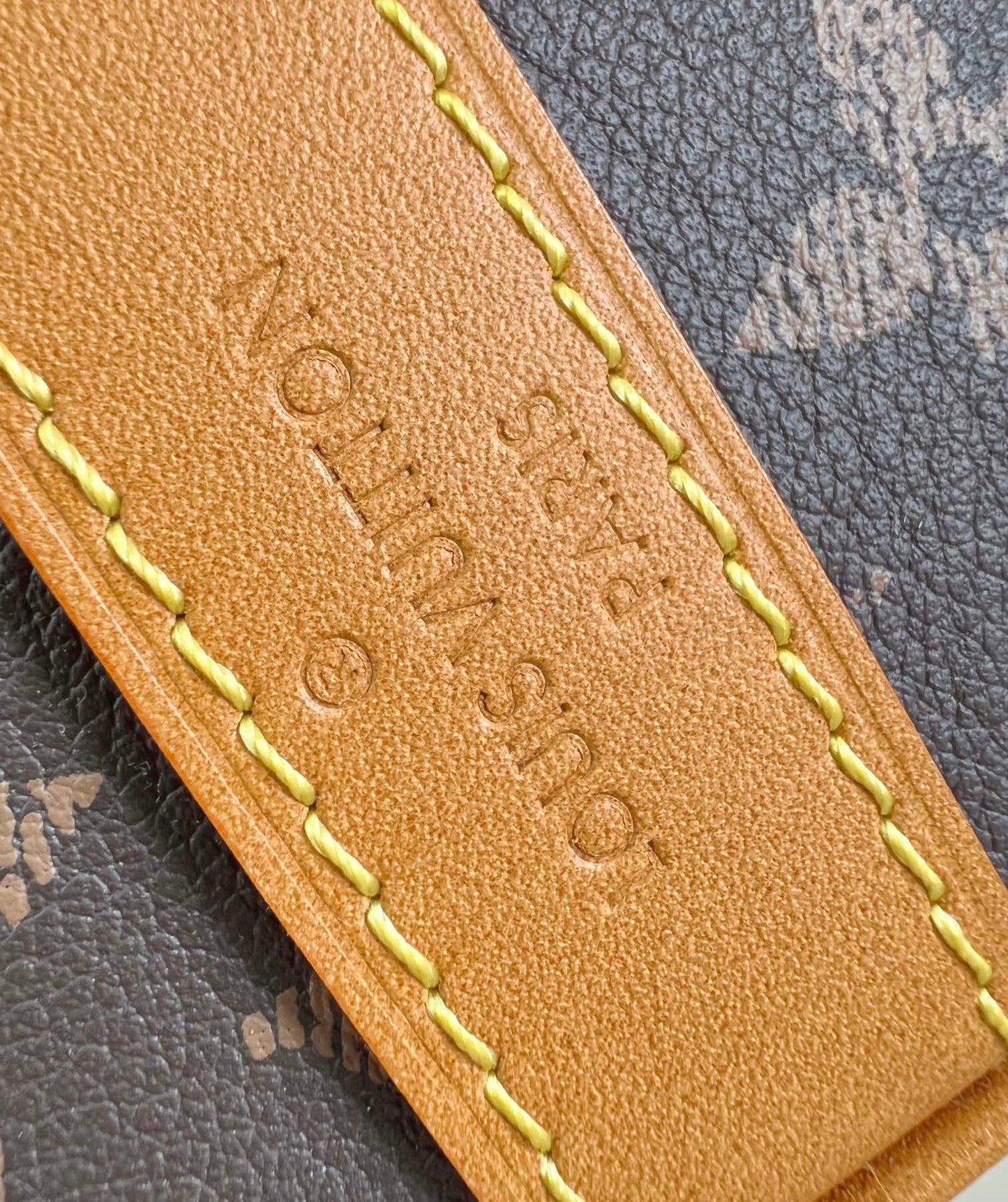 Louis Vuitton Keepall Bandoulière 25