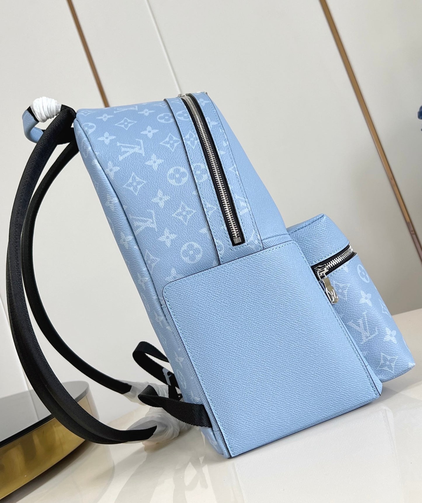 Louis Vuitton Discovery PM