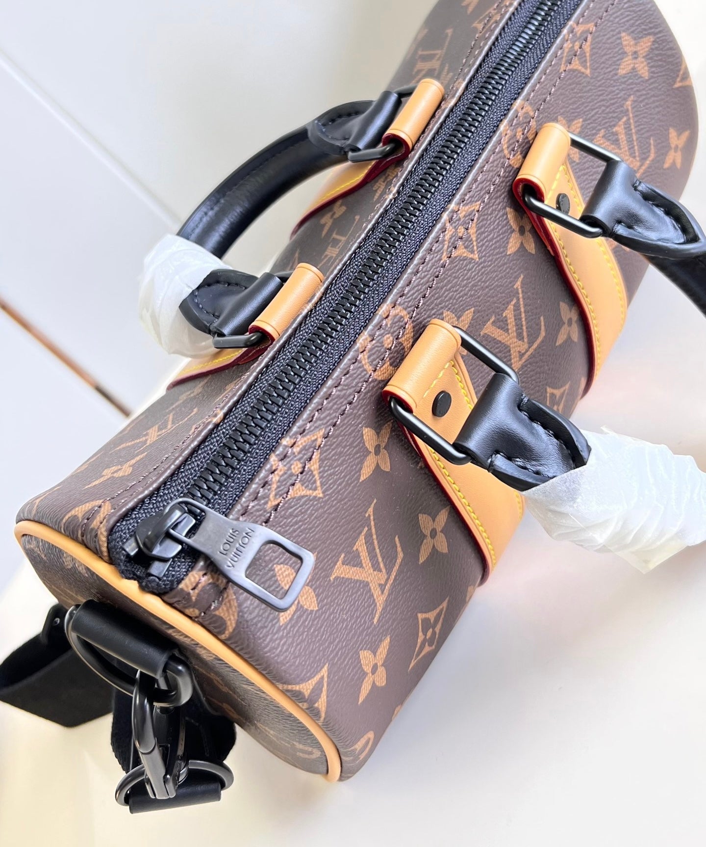 Louis Vuitton Keepall Bandouliere 25
