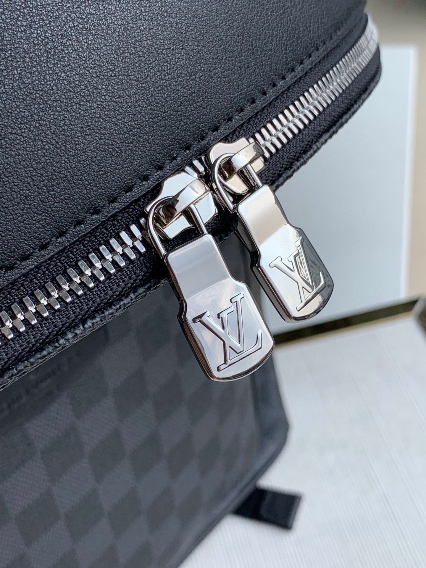 Louis Vuitton Discovery PM