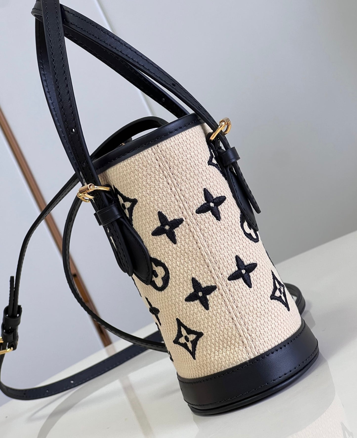 Louis Vuitton nano Bucket