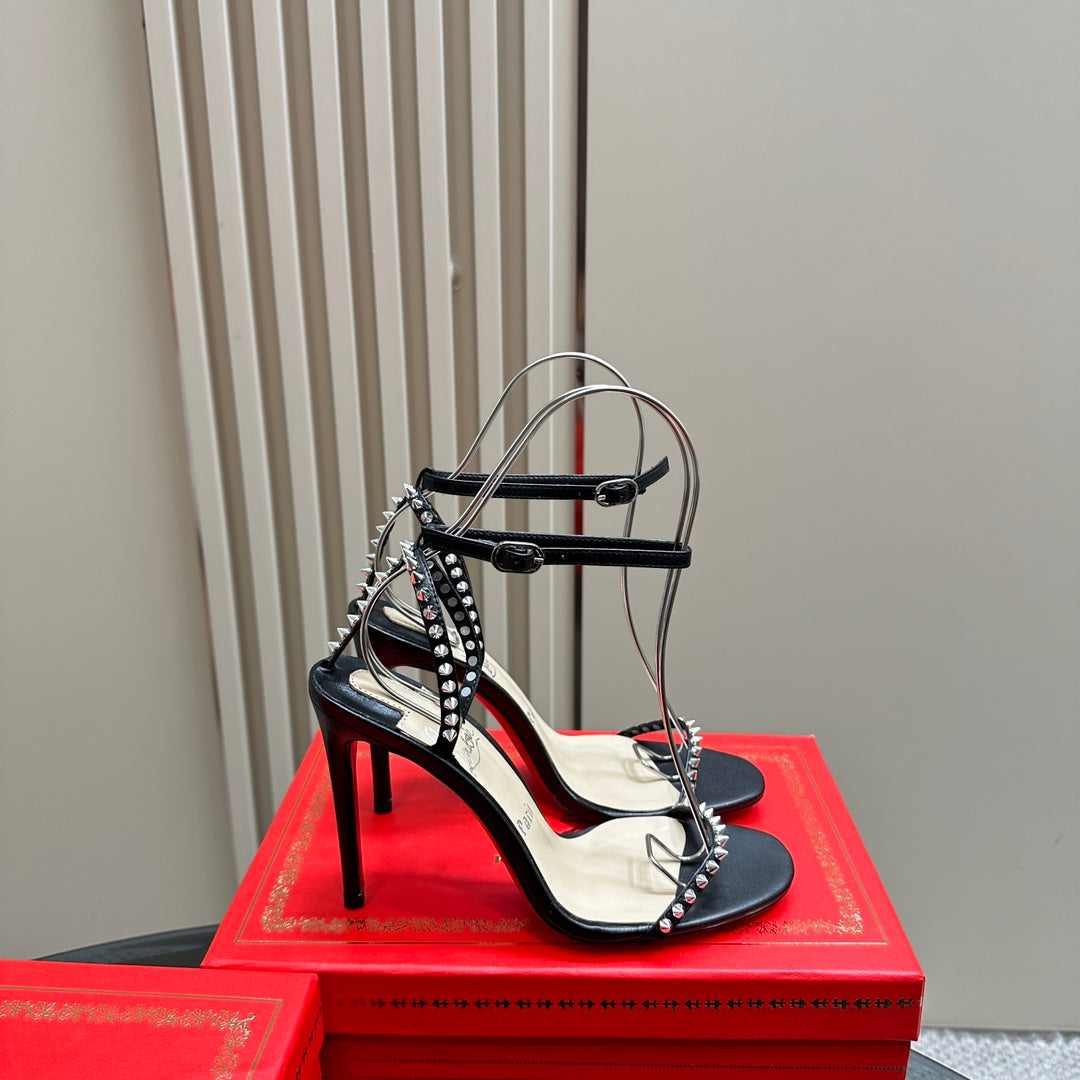 LOUBOUTIN So Me