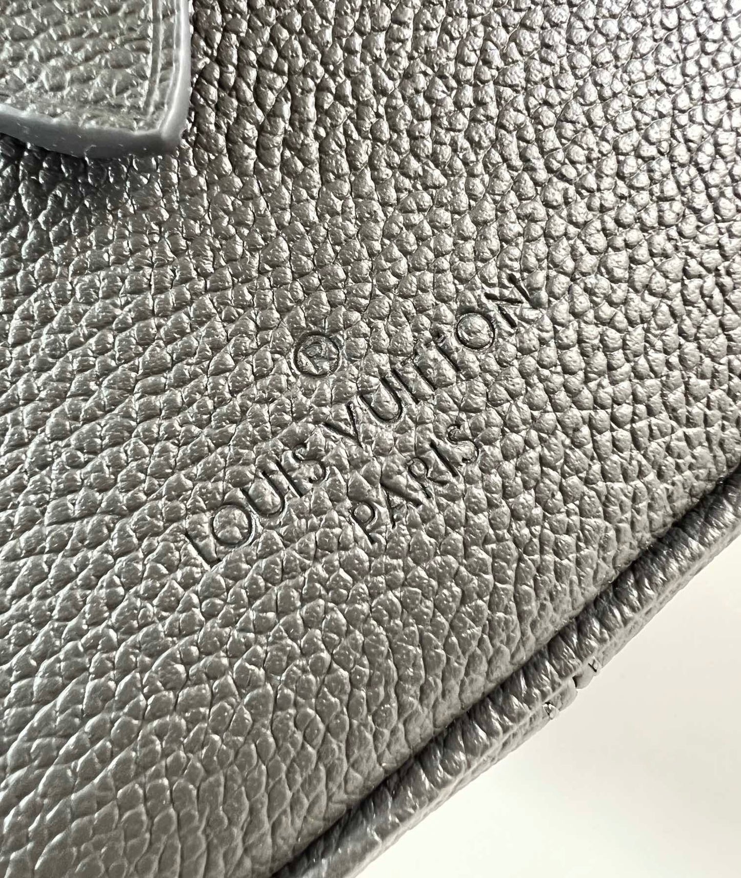 Louis Vuitton Speedy Bandoulière 20