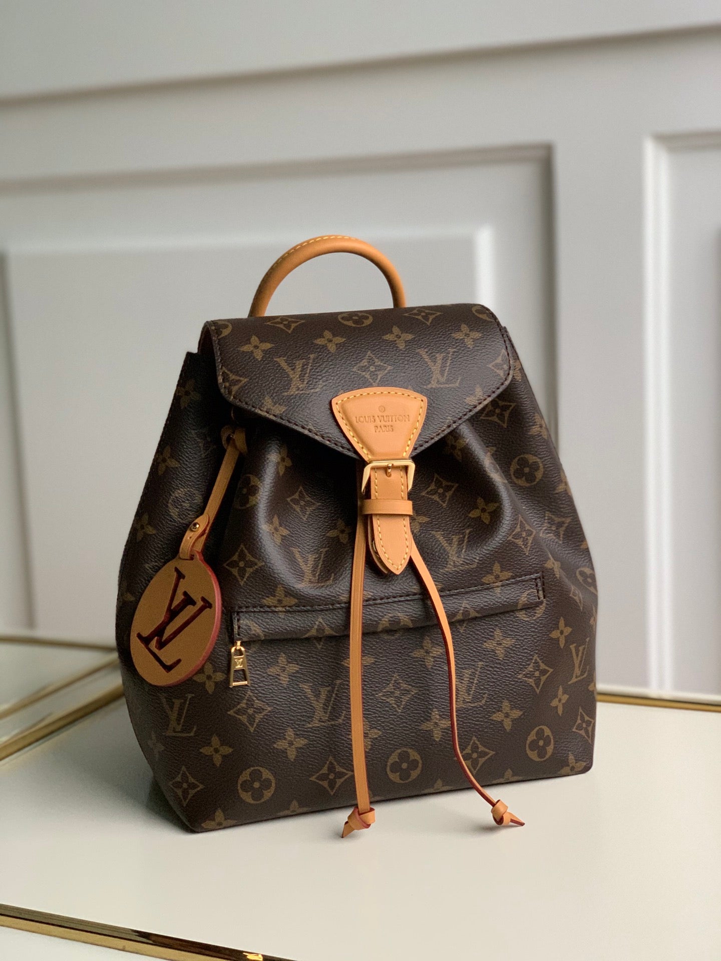Louis Vuitton Montsouris PM
