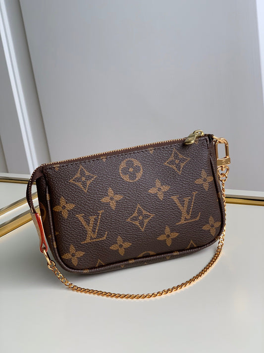 Louis Vuitton Mini pochette