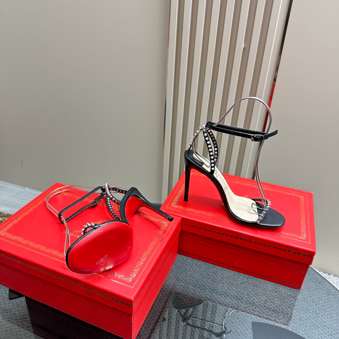 LOUBOUTIN So Me