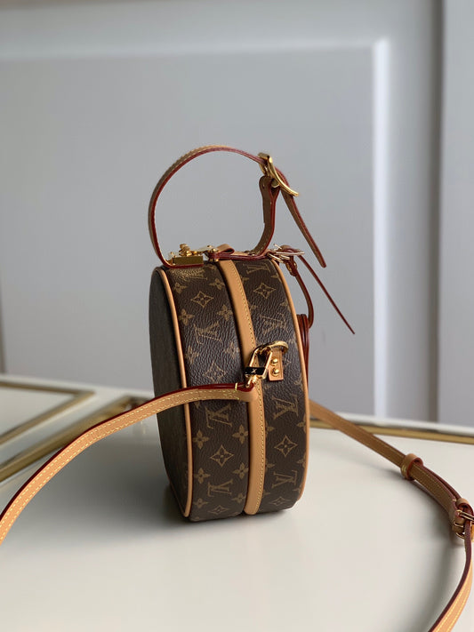 Louis Vuitton Petite Boîte Chapeau