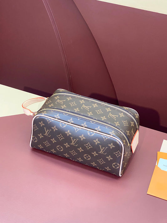 Louis Vuitton Trousse Toilette Dopp Kit