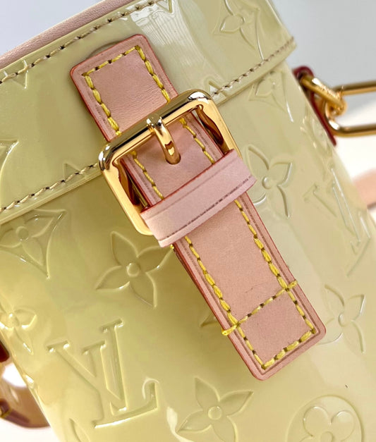 Louis Vuitton Astor Place Vernis