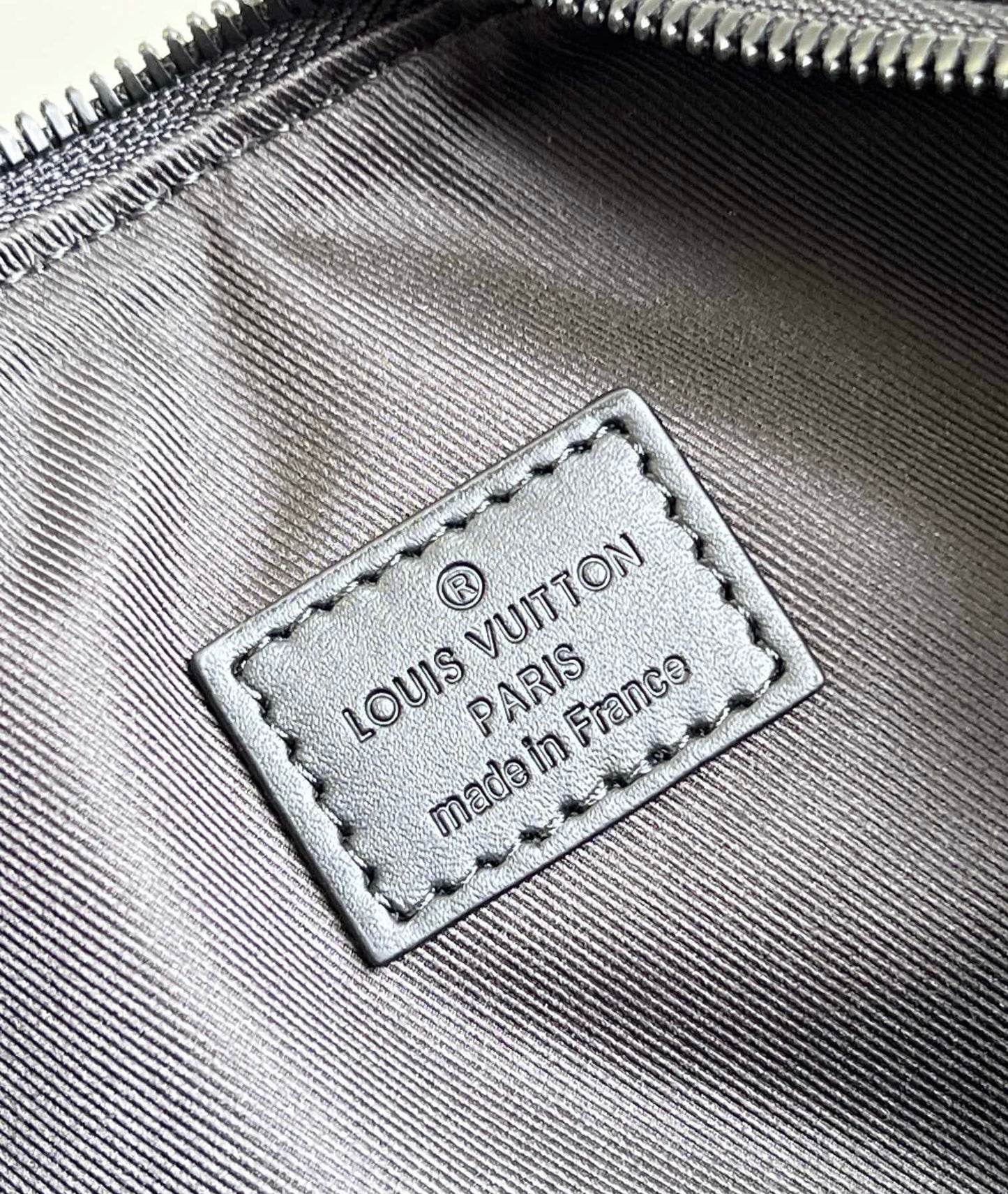 Louis Vuitton Keepall Bandouliere 25