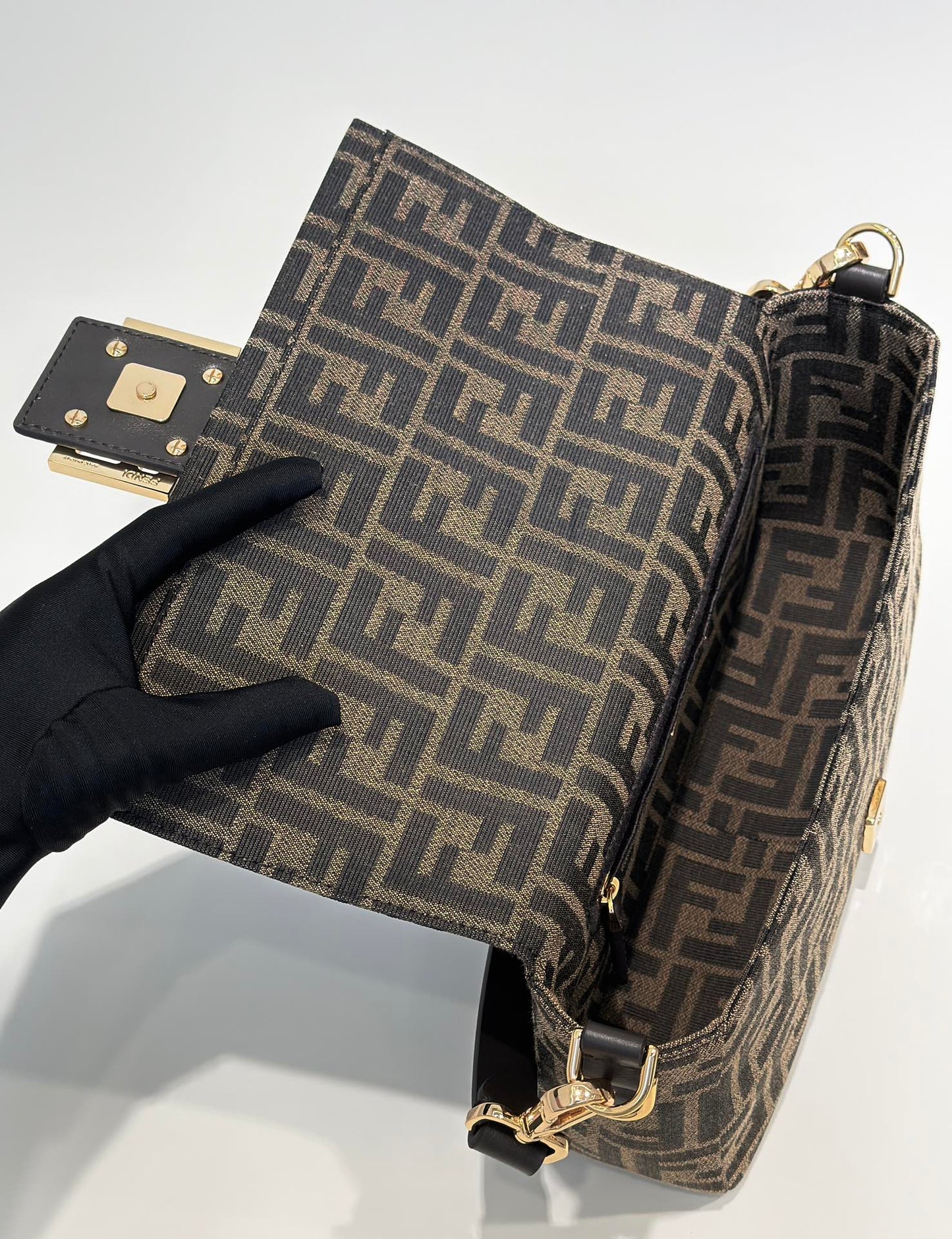 Fendi baguette