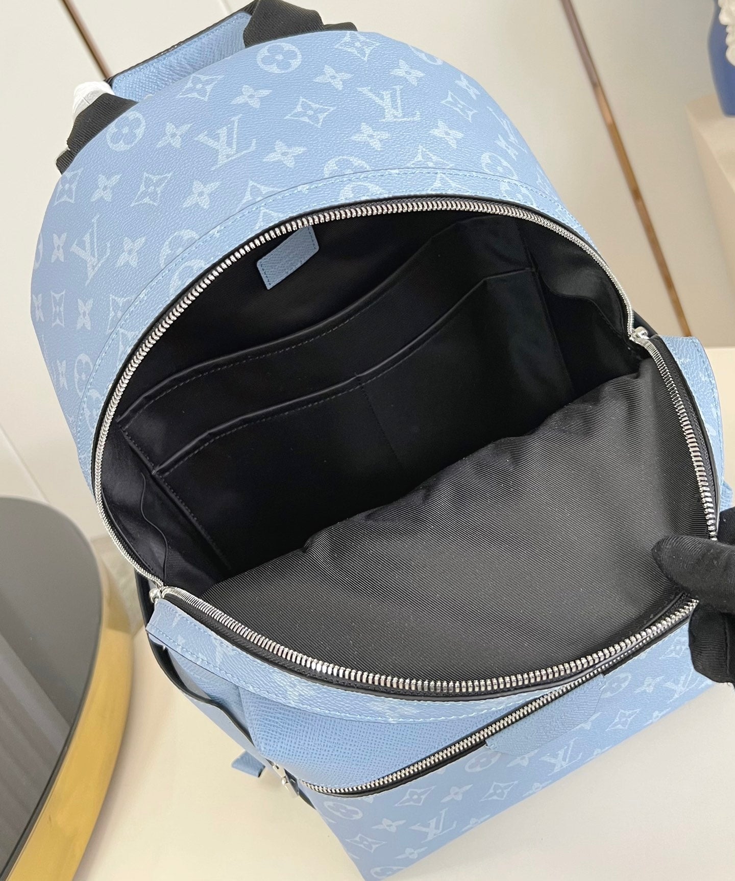 Louis Vuitton Discovery PM