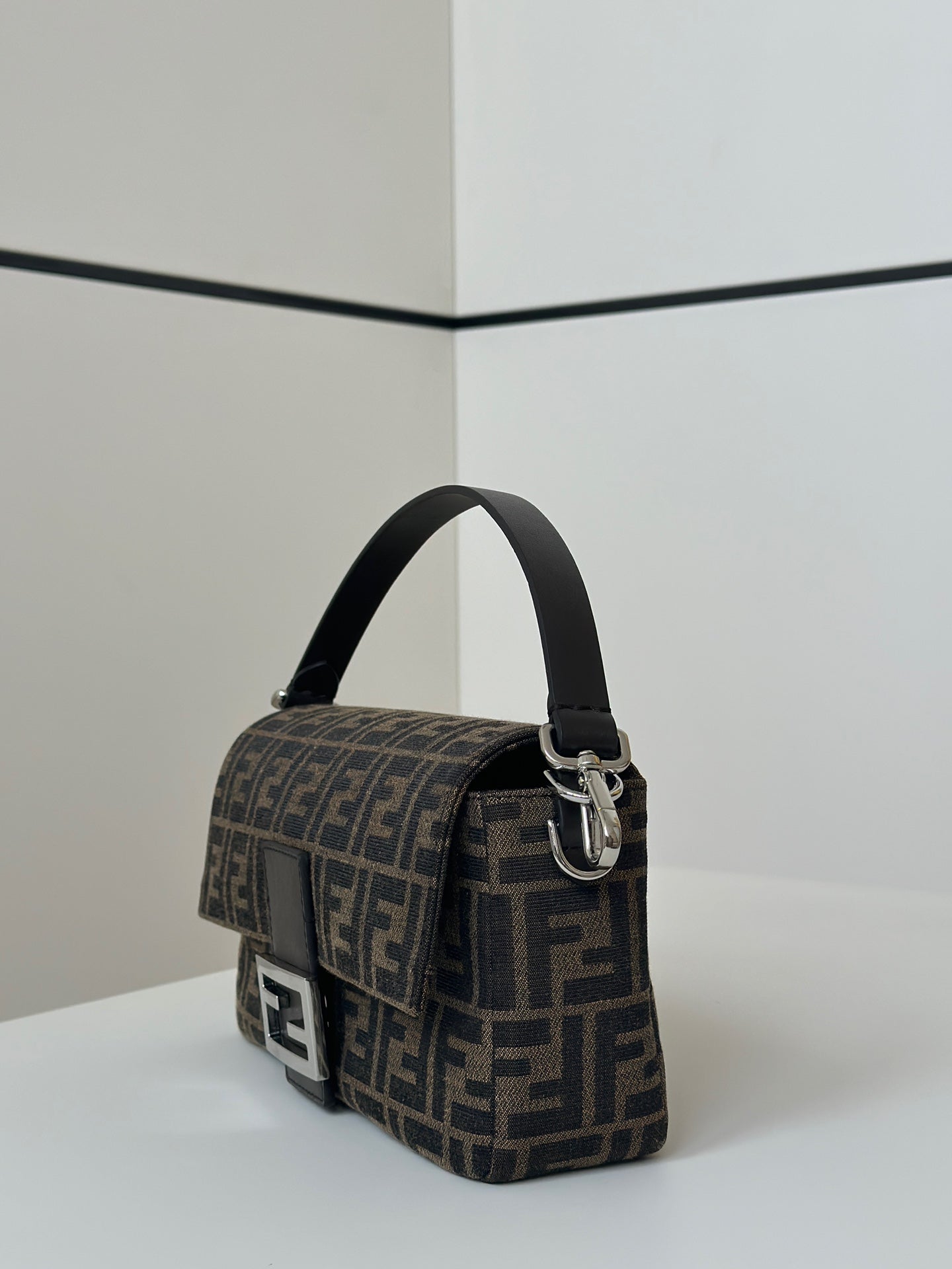 Fendi baguette