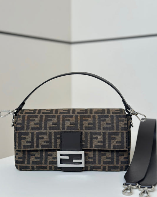 Fendi baguette
