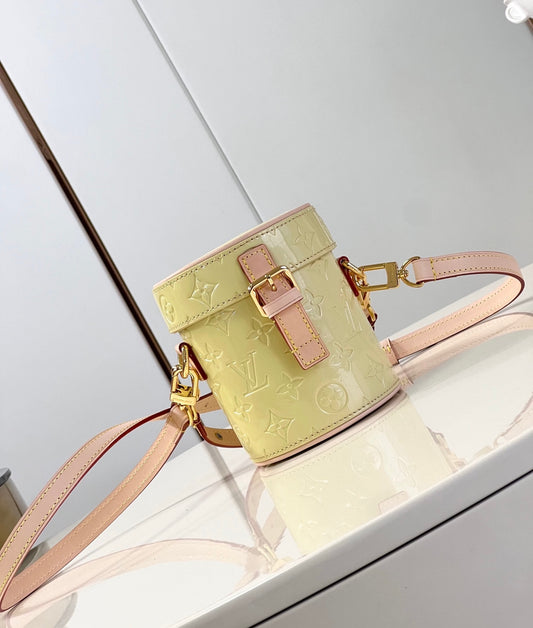 Louis Vuitton Astor Place Vernis