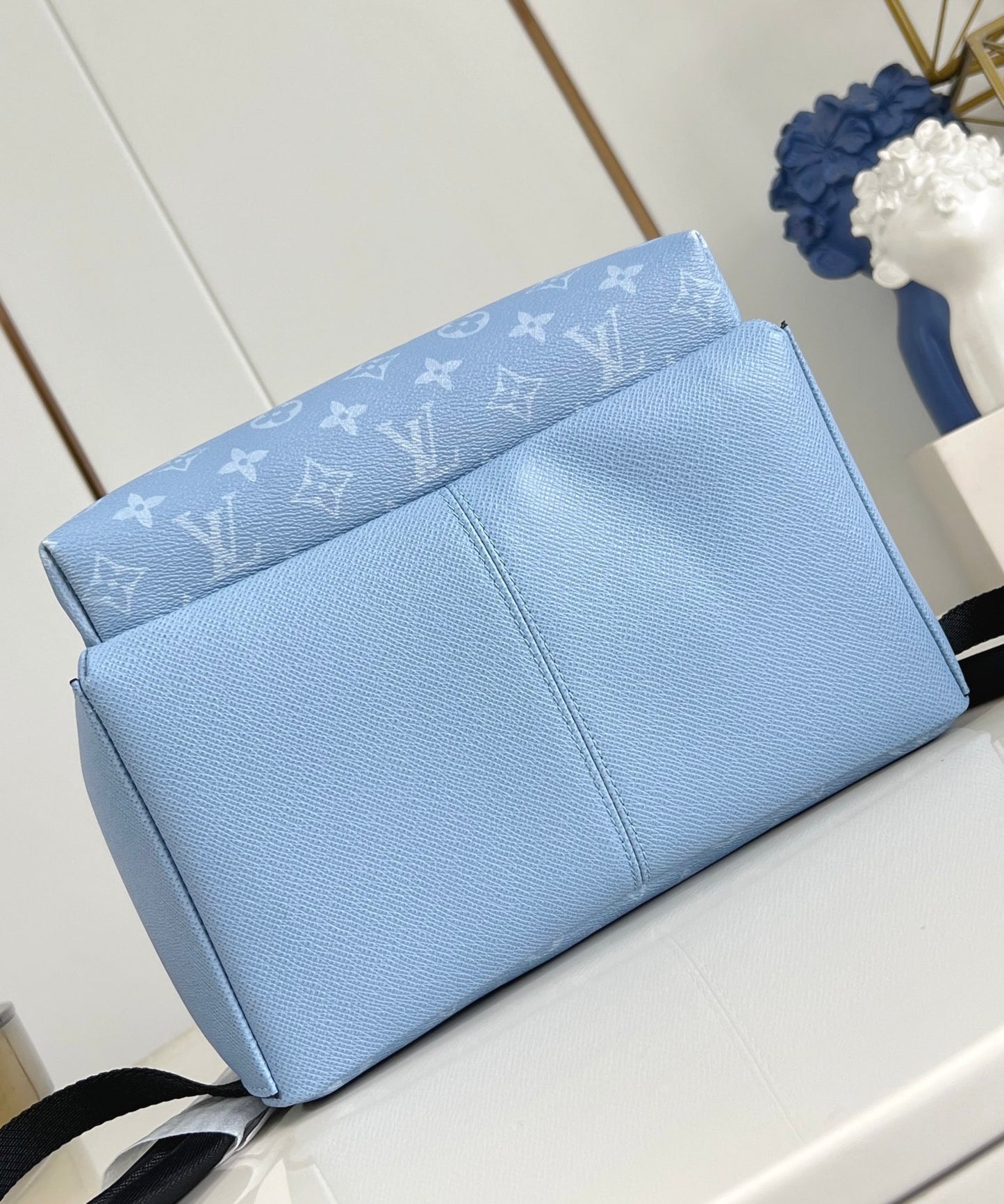 Louis Vuitton Discovery PM