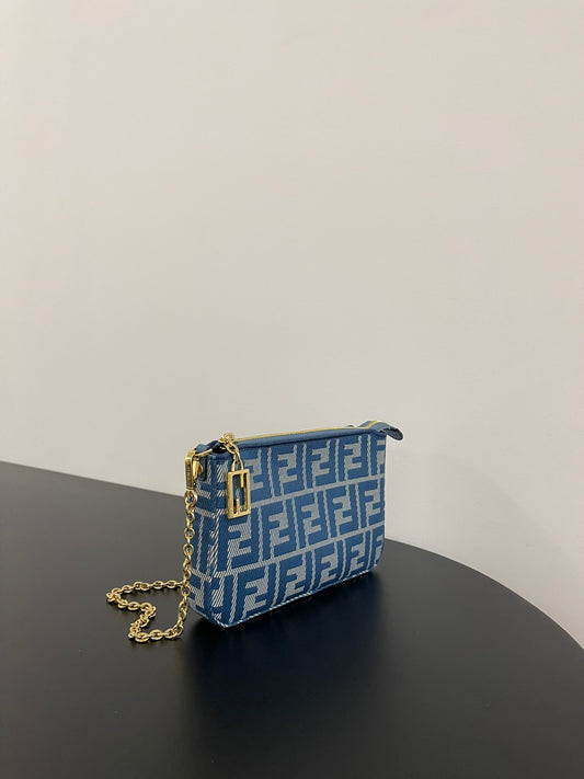 Fendi Pouch Baguette