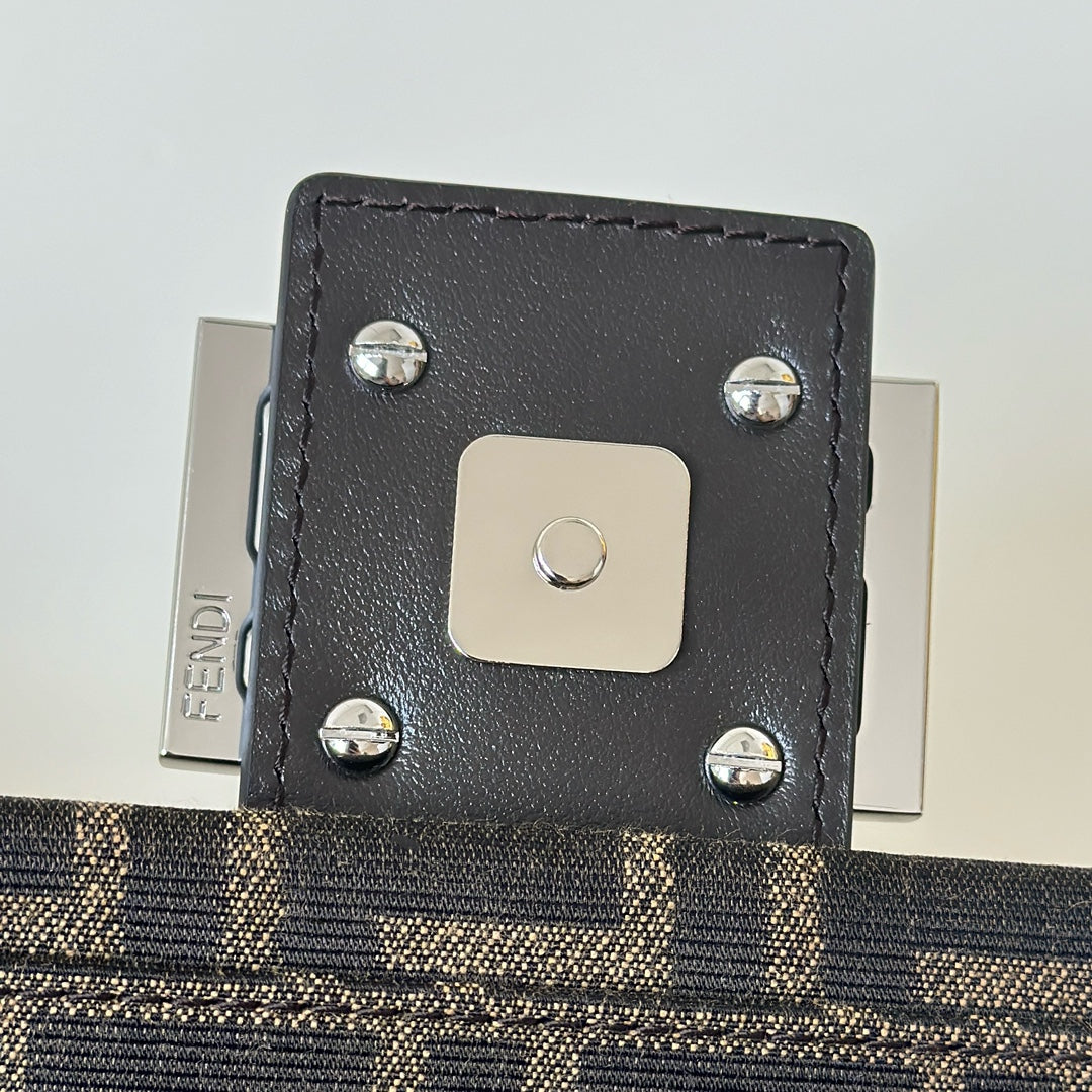 Fendi baguette
