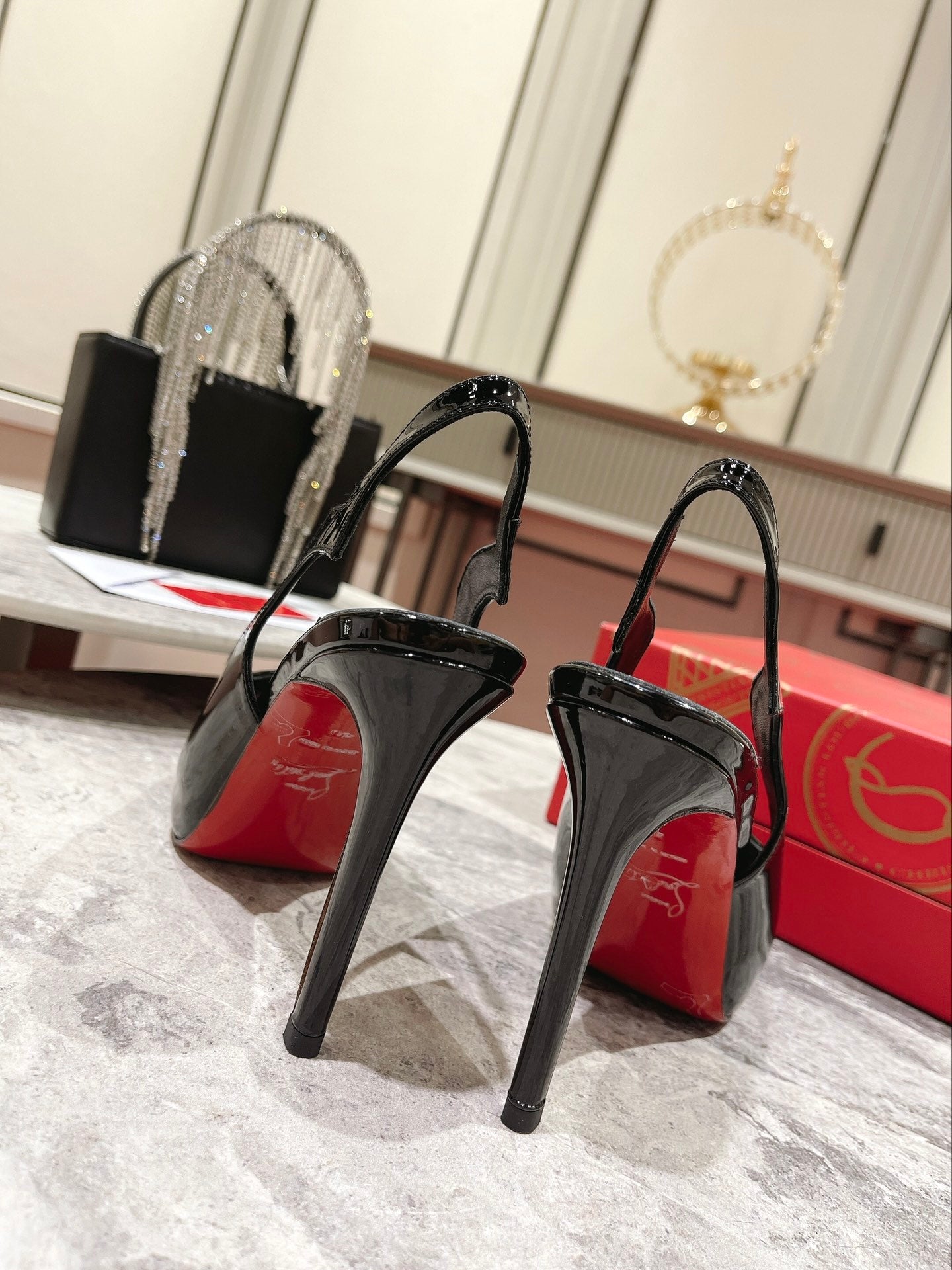 LOUBOUTIN Pumps slingback Hot Chick