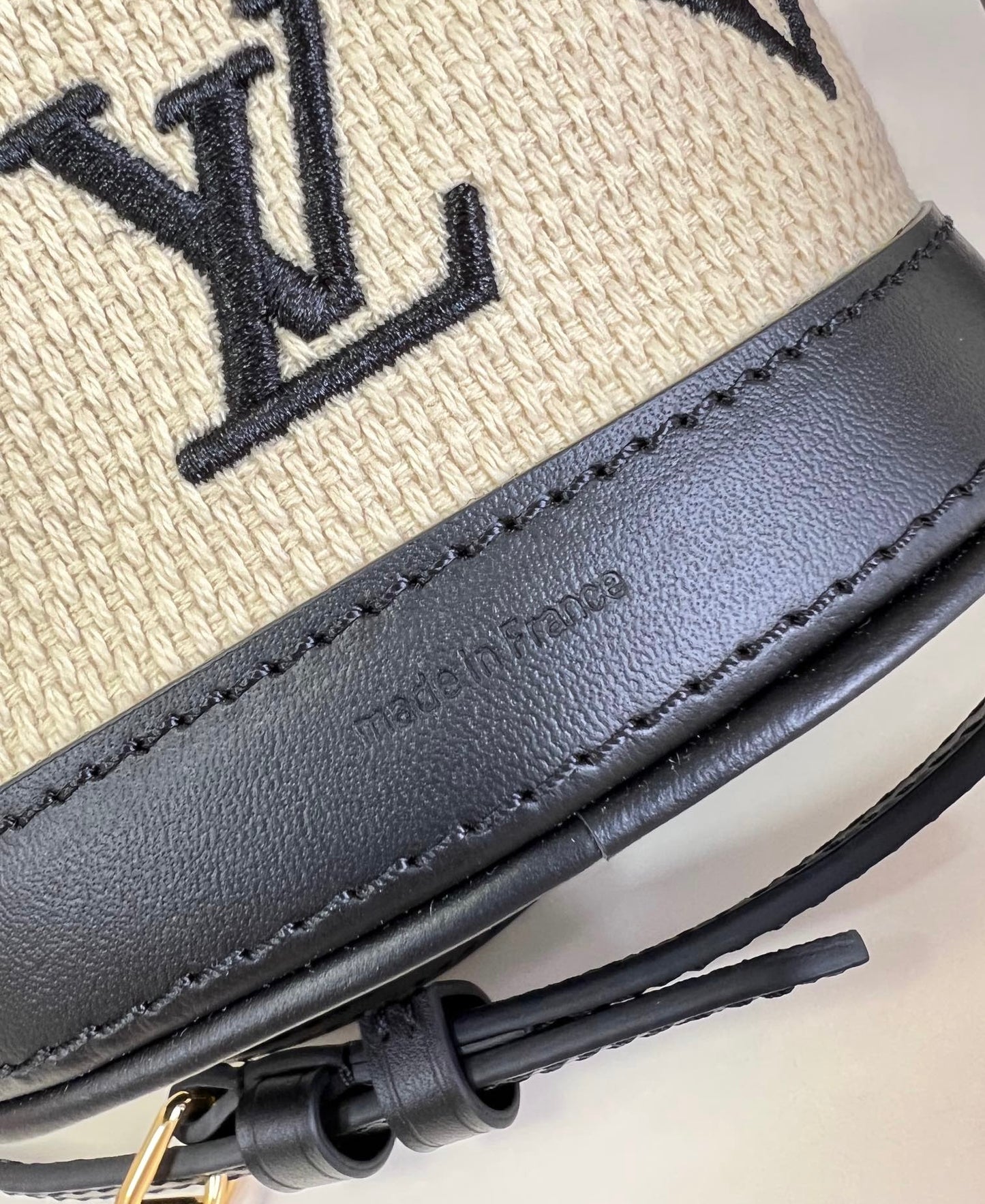 Louis Vuitton nano Bucket