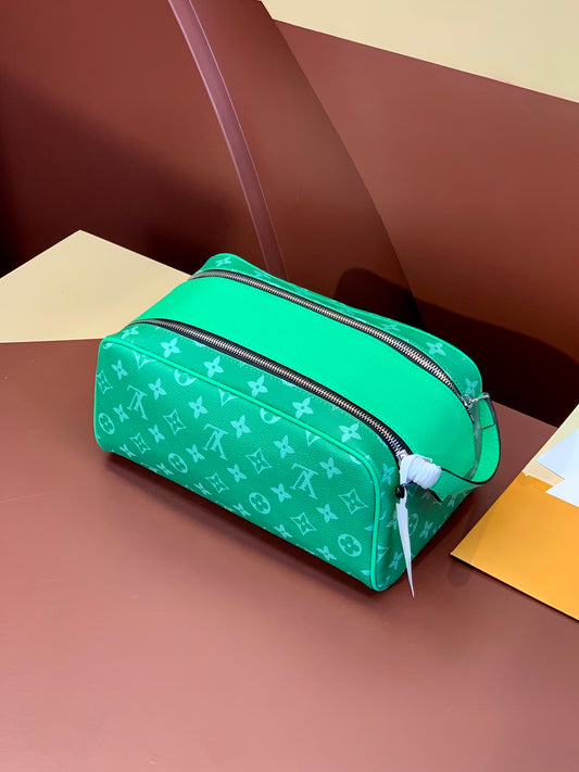 Louis Vuitton Trousse Toilette Dopp Kit