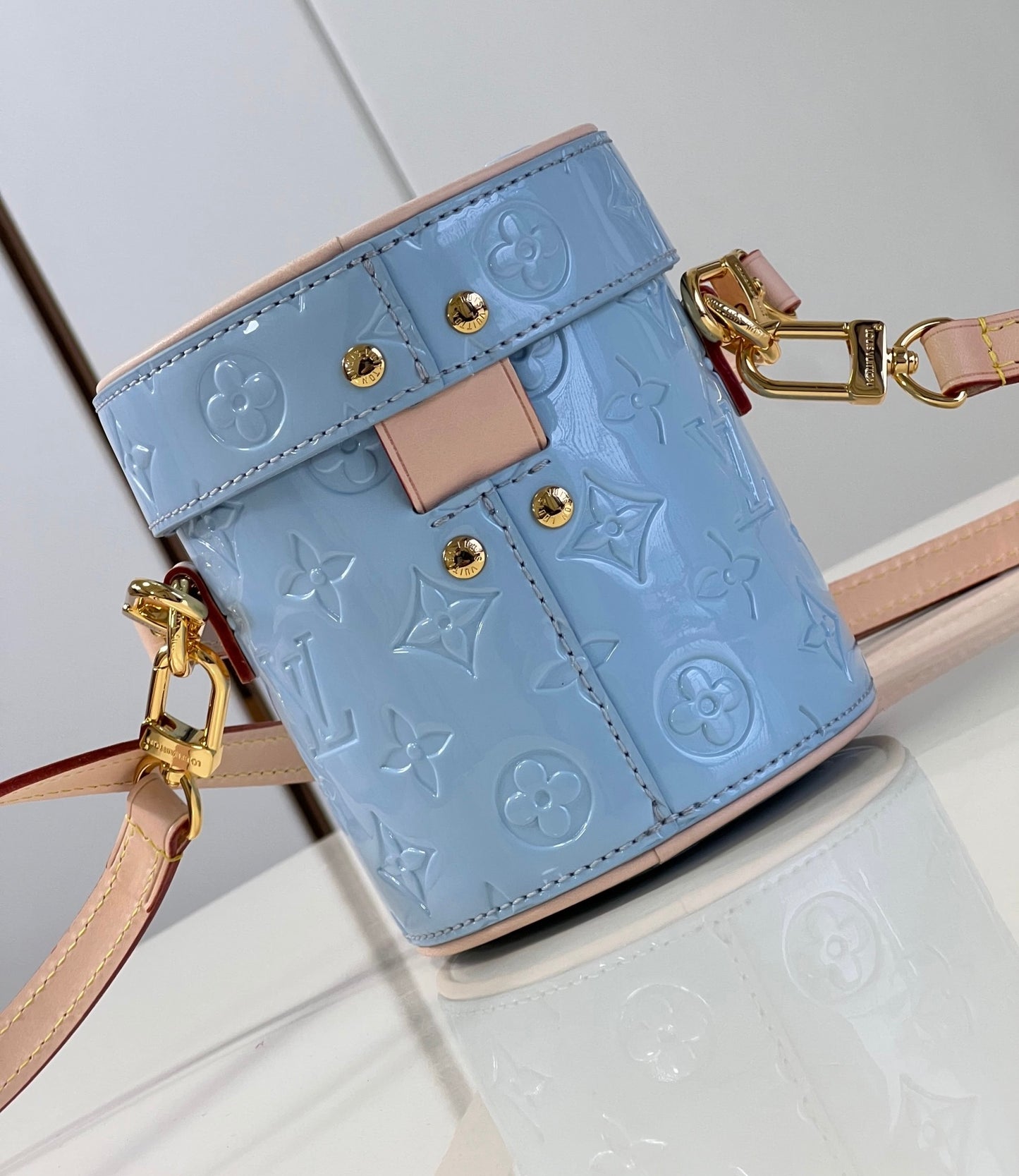 Louis Vuitton Aston Place Vernis