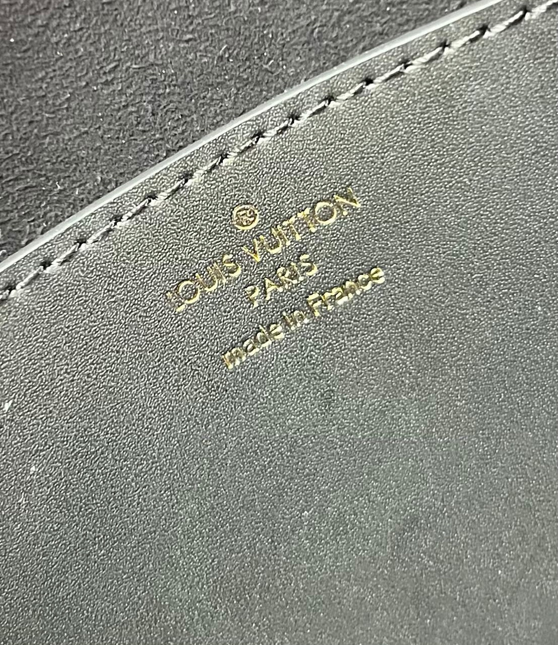 Louis Vuitton Tilsitt