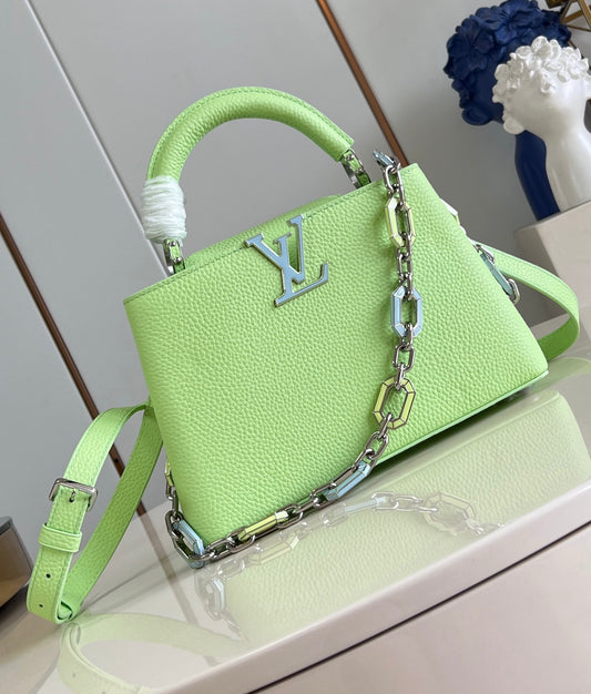 Louis Vuitton Capucines bb