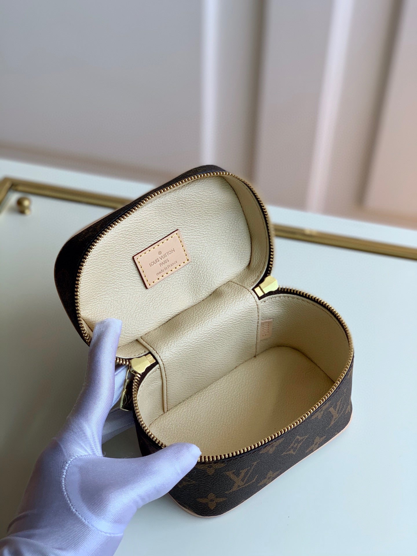 Louis Vuitton Beauty case Nice mini