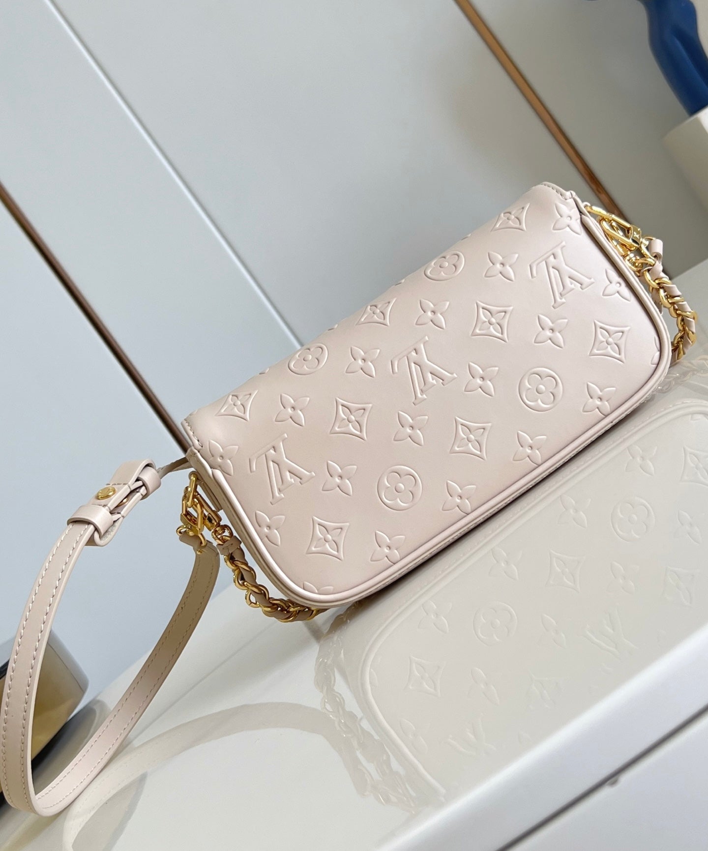 Louis Vuitton Portafoglio con catenella Ivy