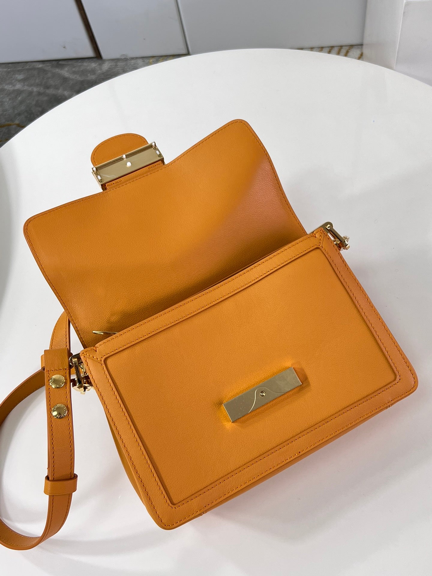 louis vuitton dauphine soft mm
